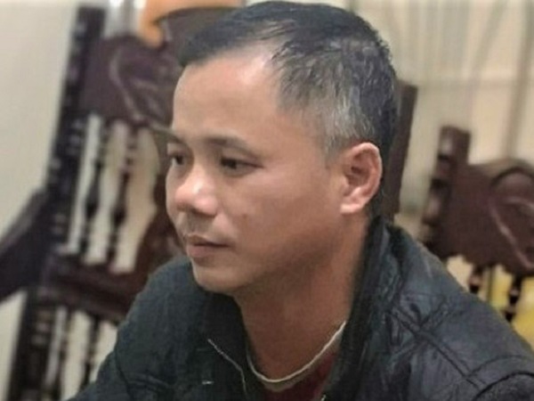 Khởi tố đối tượng cầm dao chém thủng thuyền lực lượng cứu hộ