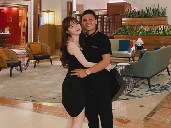 Quang Hải xóa ảnh chung với Huỳnh Anh giữa tâm bão scandal lộ tin nhắn 'cắm sừng'