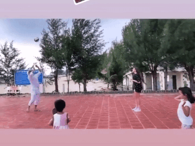 Xa bạn gái, thủ thành quốc dân phải đăng video 3 tháng trước cho... đỡ nhớ