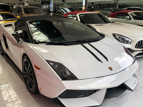Cận cảnh Lamborghini Gallardo LP570-4 Performante mui trần độc nhất Việt Nam