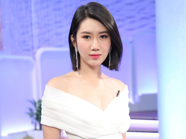 Fanpage Thúy Ngân gây xôn xao khi tag tên hội Chị Em Chúng Mình chỉ trừ mỗi Hương Giang giữa ồn ào với antifan