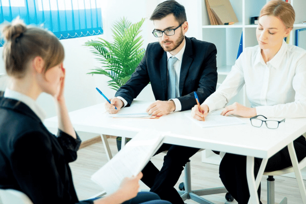 Chỉ với bức thư mời phỏng vấn, nhà tuyển dụng phạm vô số quy tắc cấm kị, bị ứng viên đáp trả cực 'gắt'