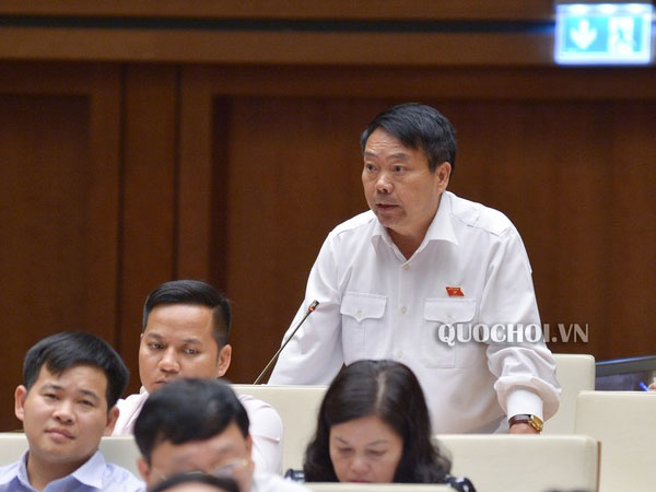 ĐBQH Sùng Thìn Cò: 'Muốn mua thịt lợn rẻ thì lên ti vi mà mua'