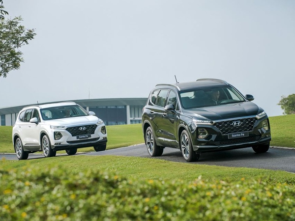 Hyundai Santa Fe sắp 'xô đổ' kỷ lục doanh số của Toyota Fortuner trong gần 1 thập kỷ qua tại Việt Nam