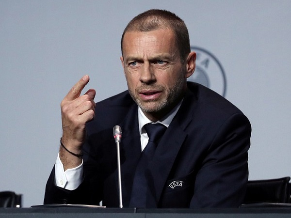 Chủ tịch UEFA đề xuất thay đổi 'lỗi chơi bóng bằng tay'