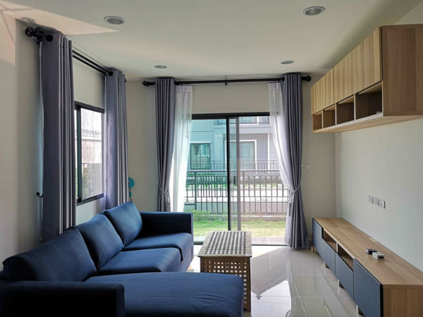 Mua nhà xây sẵn chung sổ đỏ, vợ chồng trẻ dở khóc dở cười