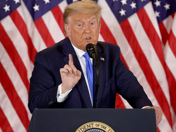 Trump bám víu tia hy vọng kiểm phiếu lại