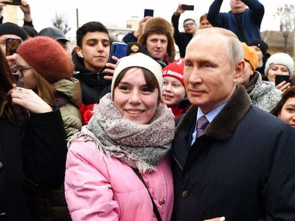 Xuất hiện tin đồn TT Putin sẽ nghỉ hưu vào năm 2021 vì một chứng bệnh: Điện Kremlin nói gì?