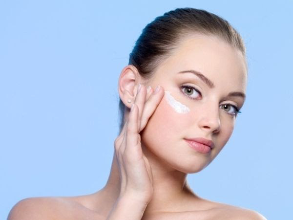 Vết chân chim 'biến mất' chỉ với 8 bước đơn giản