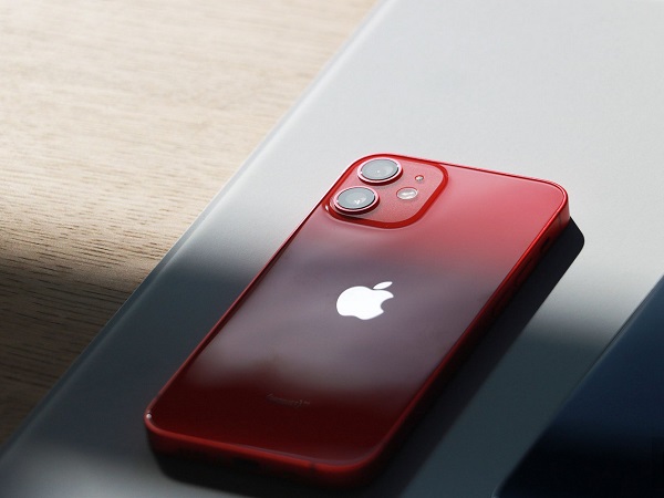 Ngắm iPhone 12 Mini thực tế, rất nhỏ gọn!