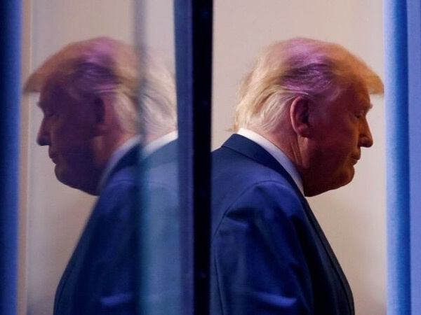 Cáo buộc kinh tế bủa vây Trump sau khi rời Nhà Trắng
