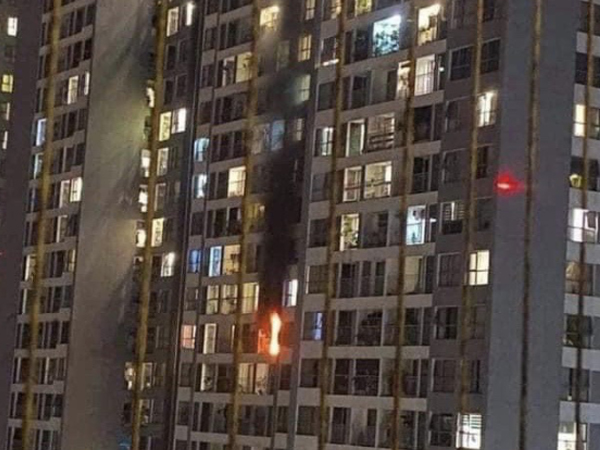Cháy chung cư Times City, hàng trăm cư dân tháo chạy trong đêm