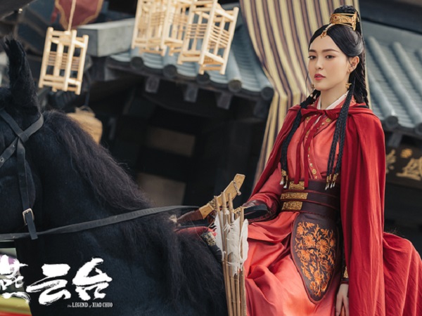 Những nữ diễn viên ôm bụng bầu đi đóng phim: Đường Yên bị mỉa mai, Angelababy thì thức khuya chơi game