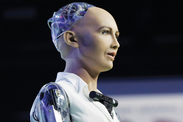 Cô nàng siêu robot Sophia từng tuyên bố 'huỷ diệt loài người' 4 năm trước bây giờ ra sao?