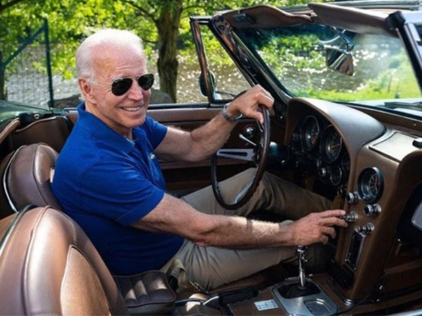 Thú chơi xe thể thao cổ điển của Joe Biden