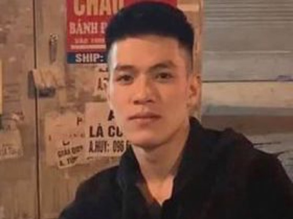 Chửi người khác 'nhà quê' rồi vác kiếm chém