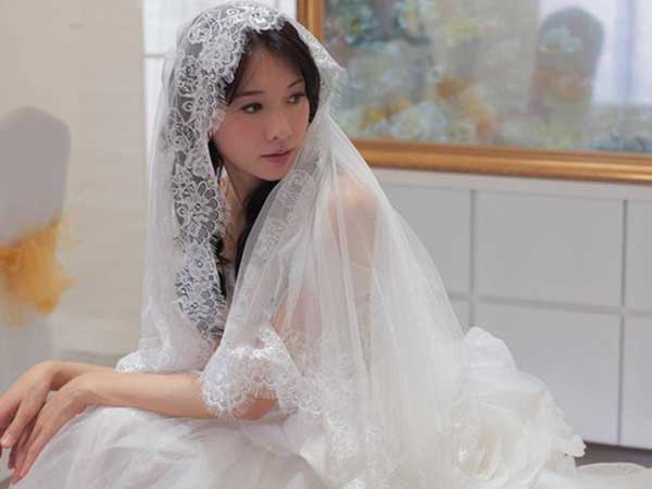 Đến giờ trao nhẫn thì chiếc nhẫn cưới trăm triệu 'không cánh mà bay', thủ phạm thật sự khiến cô vợ trẻ lập tức đưa ra quyết định đanh thép