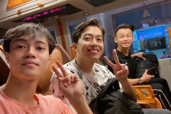 Văn Toàn cùng Độ Mixi và Cris Phan lập hội 'tam giác tấu hài' sau trận giao hữu vì miền Trung