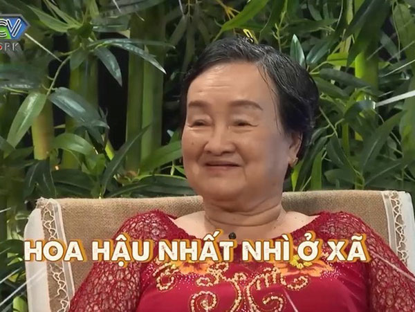 Làm lơ tận 5 thanh niên nhà giàu để lấy trai nghèo nhất xóm, 'hoa hậu xã' 62 năm trước phải đi bán ve chai để nuôi con