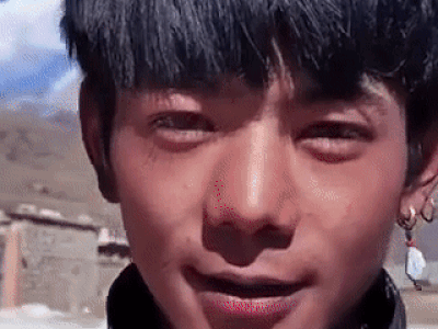 Chàng trai dân tộc hot nhất TikTok khiến chị em phát cuồng vì khuôn mặt nam thần và nụ cười 'tỏa nắng'