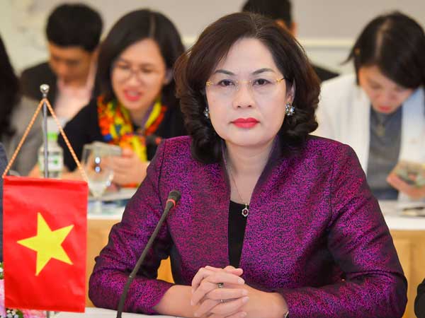 Những kỳ vọng với nữ thống đốc đầu tiên