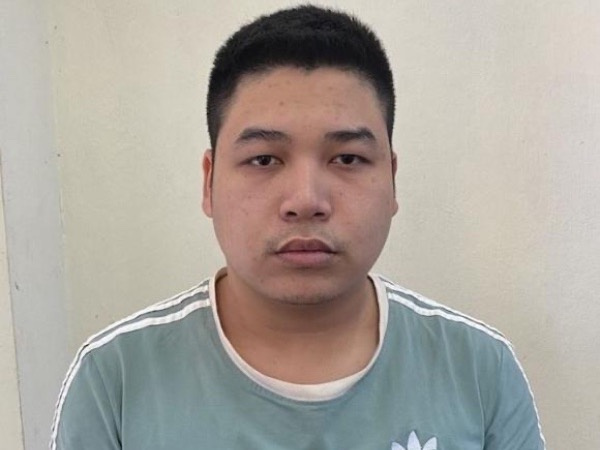 Phá két sắt vét sạch tiền vàng của họ hàng
