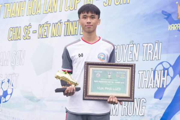 Hoàng Long – Chàng hotboy tiền đạo đầy hứa hẹn của Xứ Thanh