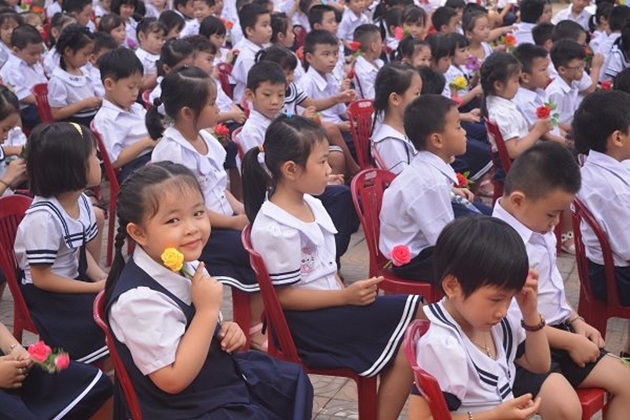 Nhiều địa phương thông báo khẩn cho học sinh nghỉ học để tránh 'cuồng phong' bão số 13