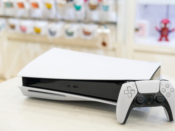 Cận cảnh PlayStation 5 đầu tiên vừa về Việt Nam, giá 34.5 triệu đồng
