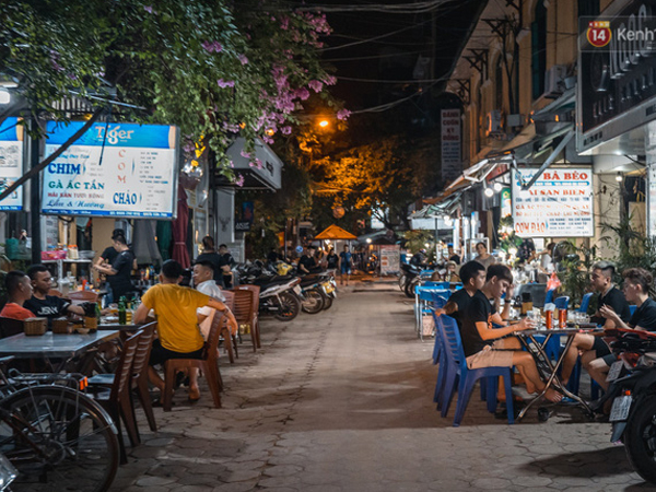 Chùm ảnh: Nếu Sài Gòn là 'thành phố không ngủ' thì Hà Nội sau 0 giờ đêm cũng là 'một Thủ đô luôn thức'