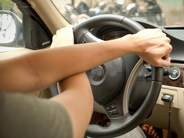 Học lái xe xong, bằng 'cất tủ', ra đường có an toàn?
