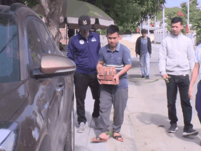 Video thực nghiệm hiện trường vụ tên trộm tháo hàng loạt bánh ô tô ở Nghệ An