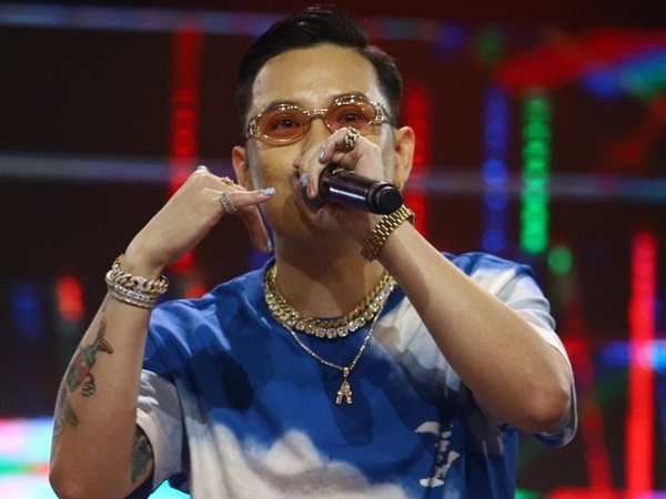 Andree gây tranh cãi khi đem bản rap có ngôn từ 'giường chiếu' lên sóng truyền hình, khán giả lo lắng cho 2 con của Xuân Bắc