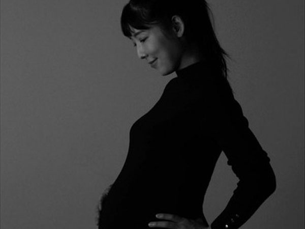 Ngôi sao truyền hình Hàn Quốc gây bão MXH khi công khai làm mẹ đơn thân nhờ tinh trùng hiến tặng, không cần kết hôn