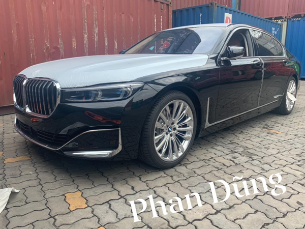 BMW 750Li 2020 đầu tiên về Việt Nam với nội thất siêu độc, dân tình đoán giá phải trên 10 tỷ đồng