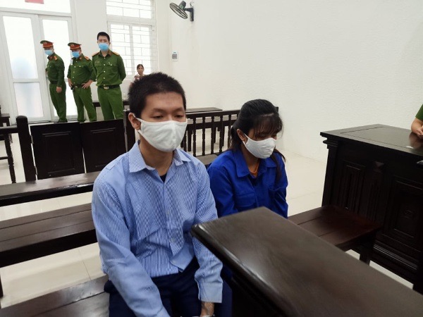 Sáng nay xét xử vụ cha dượng, mẹ đẻ bạo hành con gái 3 tuổi đến chết