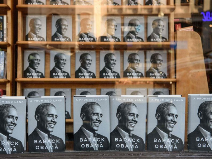 Hồi ký của cựu Tổng thống Obama vừa ra mắt đã phá kỷ lục
