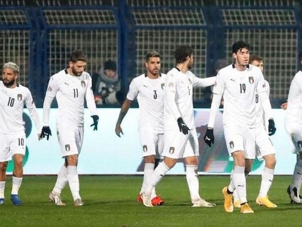 Italy vào bán kết, Hà Lan bị loại