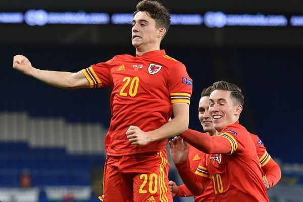Sao MU lập siêu phẩm giúp Xứ Wales thăng hạng ở Nations League