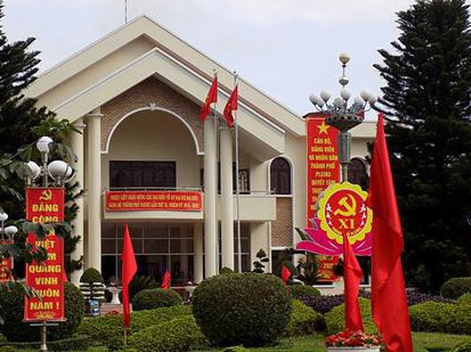 Nhiều cán bộ bị khai trừ Ðảng vì để mất rừng