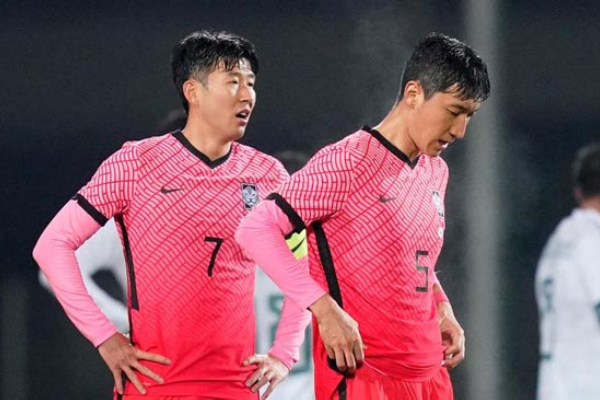 Son Heung-min có nguy cơ nhiễm Covid-19, Tottenham lo sốt vó trước đại chiến với Man City
