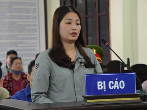 Thuê người đánh cán bộ tư pháp, vợ nguyên chủ tịch phường lĩnh 1 năm tù
