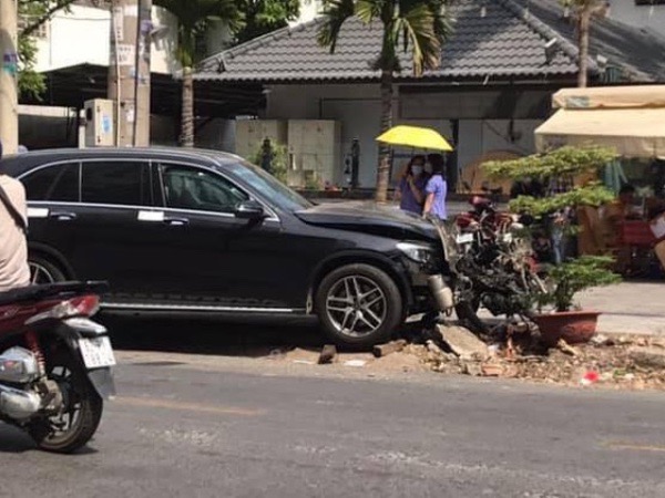 Khởi tố tài xế phê ma túy lái Mercedes tông tài xế GrabBike tử vong và nữ tiếp viên hàng không thương tật 79%
