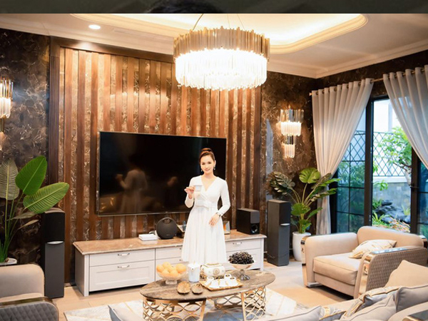 Lã Thanh Huyền hé lộ không gian sống sang chảnh trong căn biệt thự bạc tỷ khiến dân tình choáng ngợp
