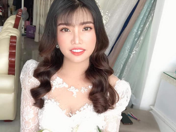 Phượng Thị Nở bất ngờ thông báo lấy chồng lần 2, nhan sắc khi mặc váy cưới gây chú ý vì khác xa lúc trước