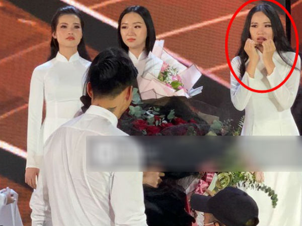 Biểu cảm 'ơ mây zing' của gái đẹp khi chứng kiến Đoàn Văn Hậu lên thẳng sân khấu tặng hoa cho Doãn Hải My
