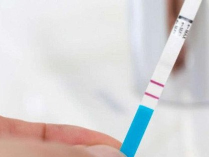 Cha mẹ phát hiện 'chuyện động trời' của con gái từ que thử thai