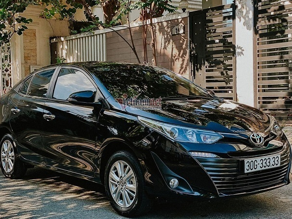 Xế 'cỏ' bốc được biển VIP, chủ xe mừng như trúng số