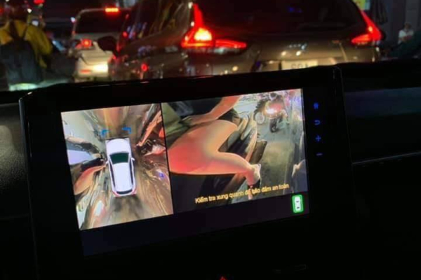 Sử dụng camera 360, chàng trai chưa hết ngượng đã phải lo ngại vì nguy hiểm chực chờ