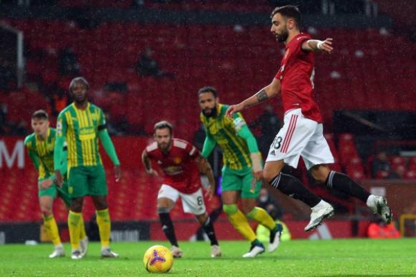 Huyền thoại Arsenal đề nghị cấm đá phạt đền 'kiểu Bruno Fernandes'